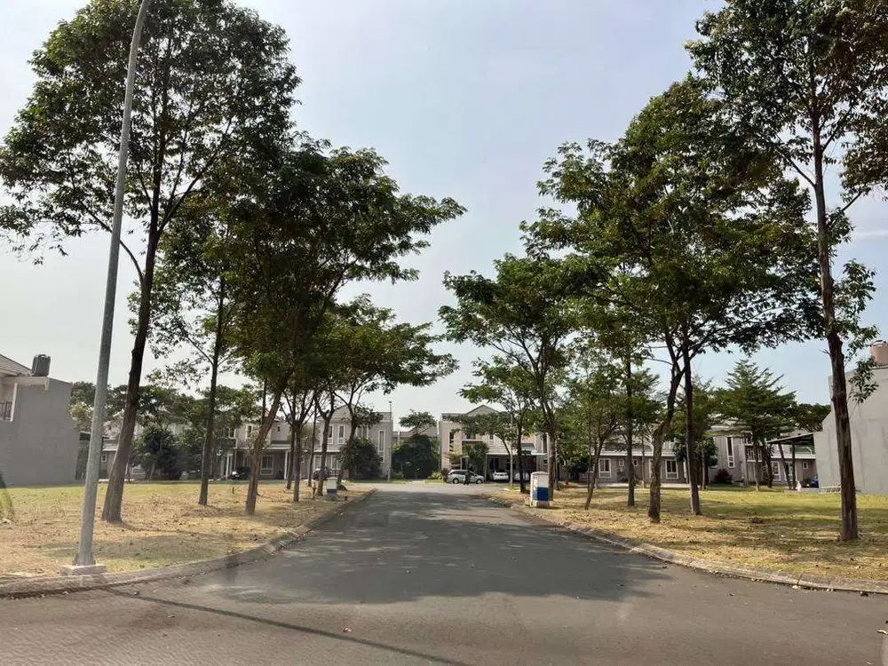 Disewa/jual rumah 2 lantai belum pernah dihuni di Suvarna Sari