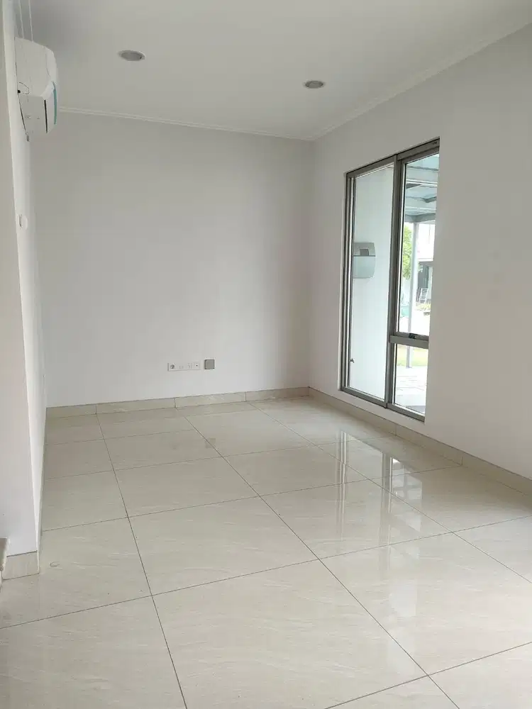 Disewakan / dijual rumah golf island pik