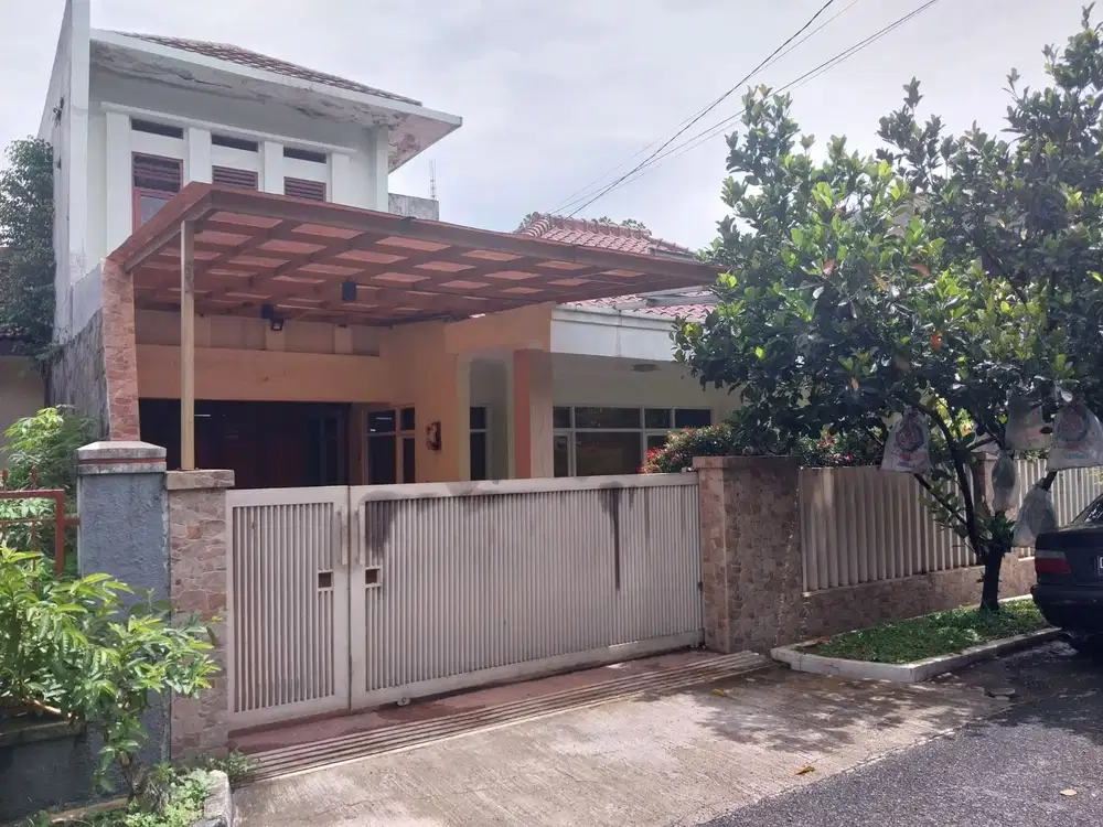 Aset Lelang Bank Rumah Besar Murah Di Jl. Parakan Permai Batununggal