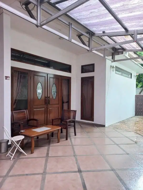 Dijual rumah di Veteran Bintaro