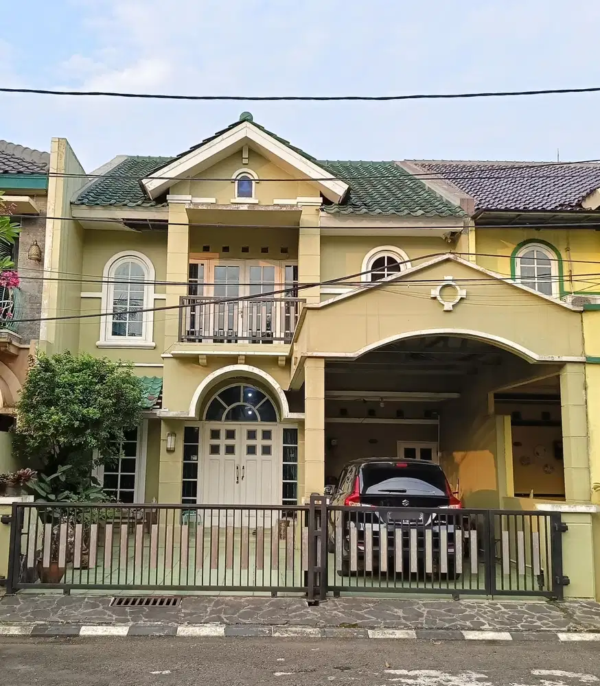 Dijual Rumah Selangkah ke Kolam Renang, Vila Dago, Pamulang