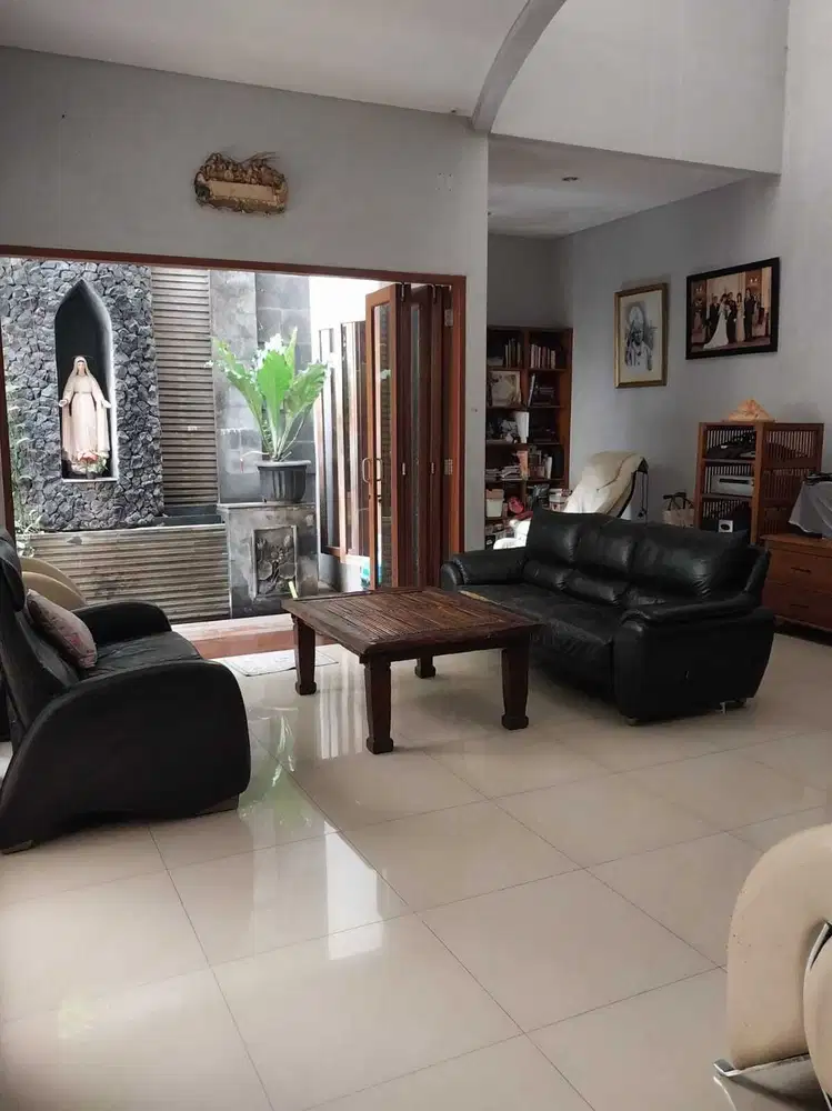 Rumah Gading pelangi, 2 lantai, 3+1 KT, FF, siap huni, harga nego,