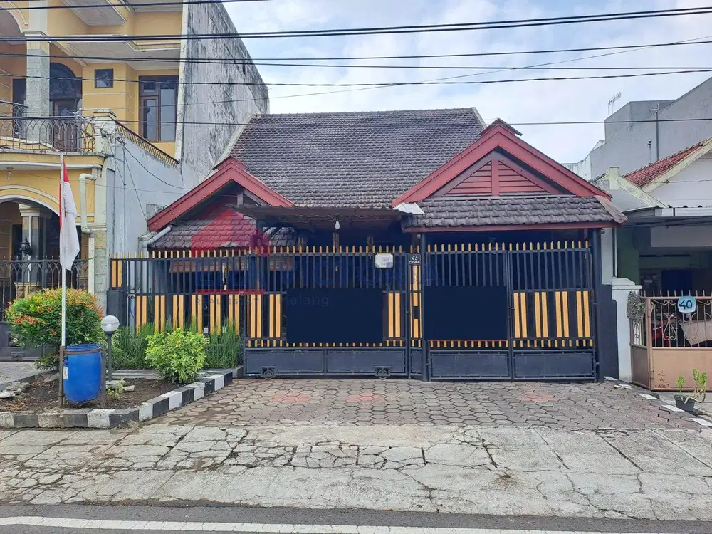 Rumah Strategis Tengah Kota Akses Mudah ke RS, Kuliner, & Jalan Besar