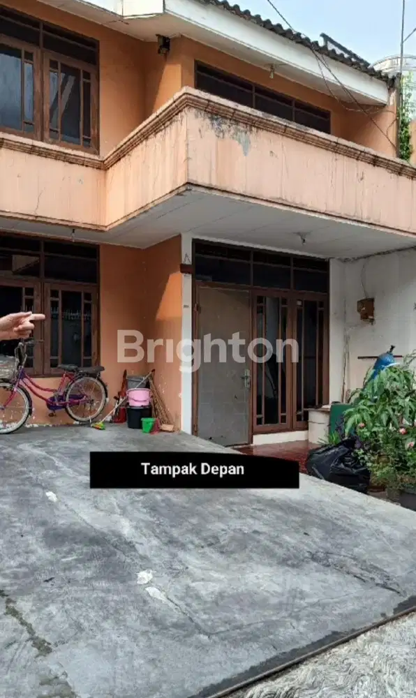 Dijual Rumah Tua Hitung Tanah, 2 Lantai di Duri Kepa, Jakarta Barat