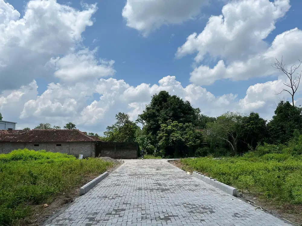 Tanah Sleman Dekat Jalan Raya – Akses Mobil Masuk