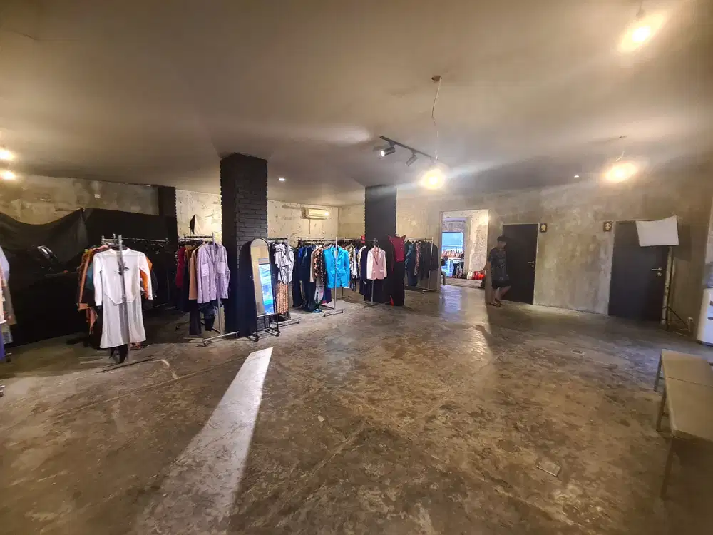 GEDUNG MINI BUILDING 3 1/2 LANTAI KEBAYORAN BARU EX BUTIK DEKAT BLOK M