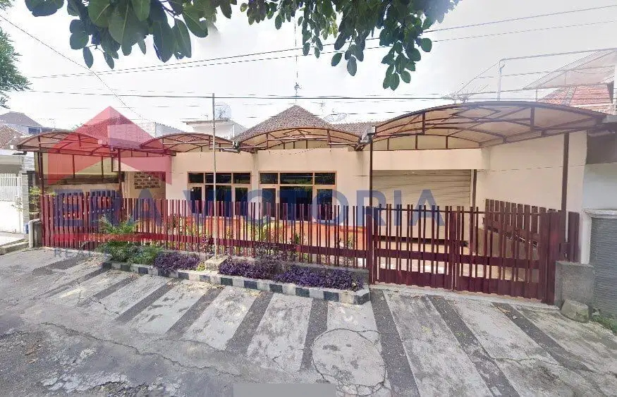 Rumah Vintage di Area Tenang Buah-Buahan Dijual Dengan Kondisi Terawat