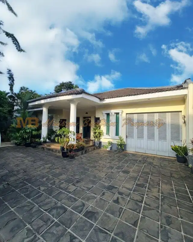 DIJUAL RUMAH SIAP HUNI DG TANAH YG LUAS, KEBON JERUK JAKBAR