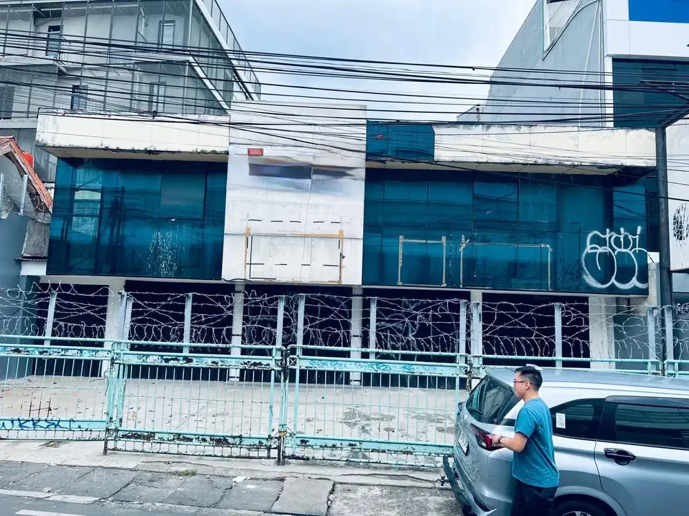 RUKO GANDENG RADIO DALAM 2 LANTAI EX SHOWROOM STRATEGIS JALAN BESAR