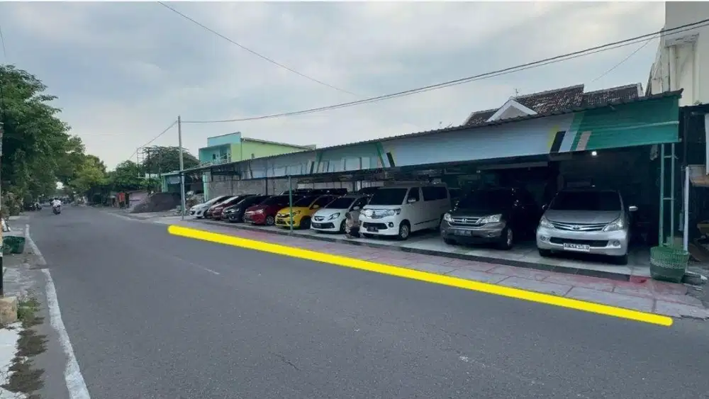Ruang Usaha Strategis Luas Bonus Rumah 2 Lt Surakarta