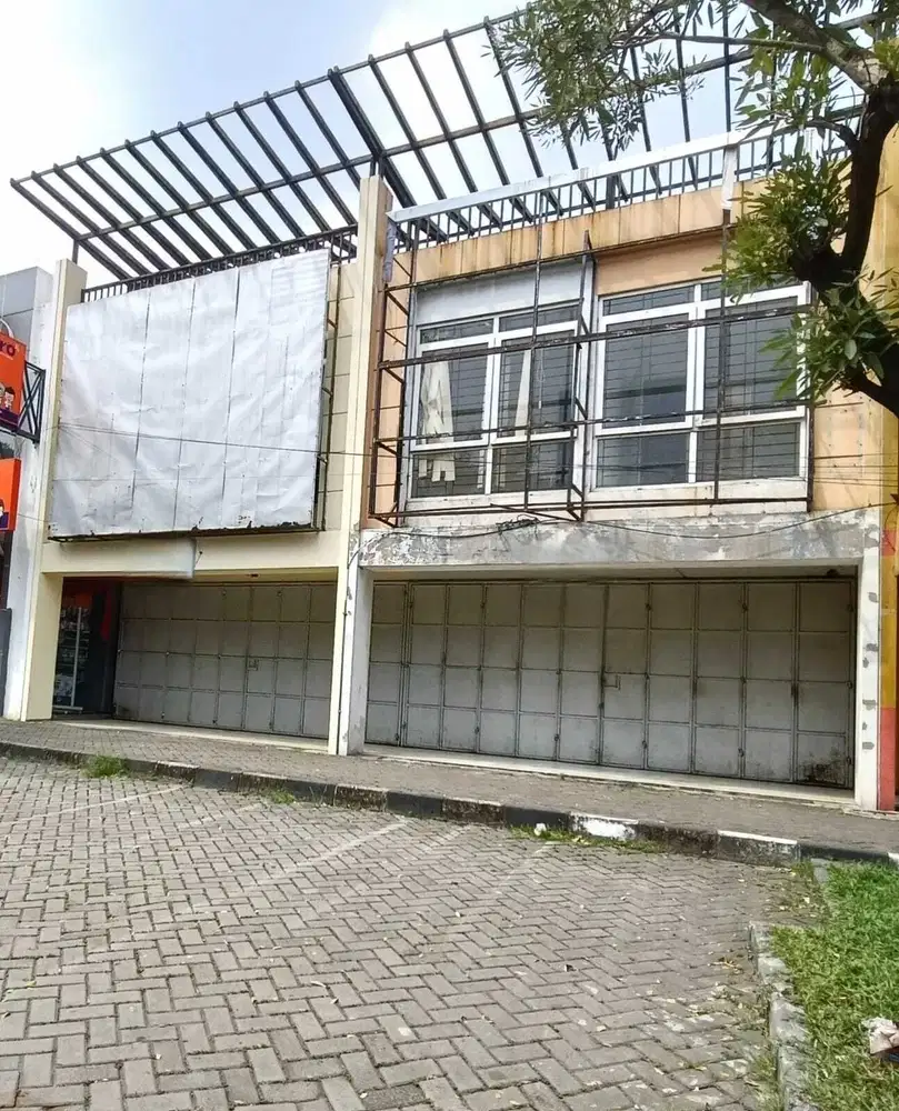 Ruko Siap Pakai Lokasi Strategis di Boulevard Modernland