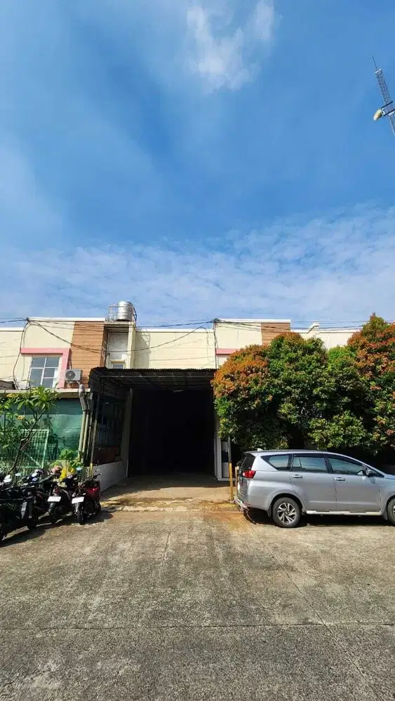 Gudang Siap Pakai di Komplek Pergudangan Surya Kadu