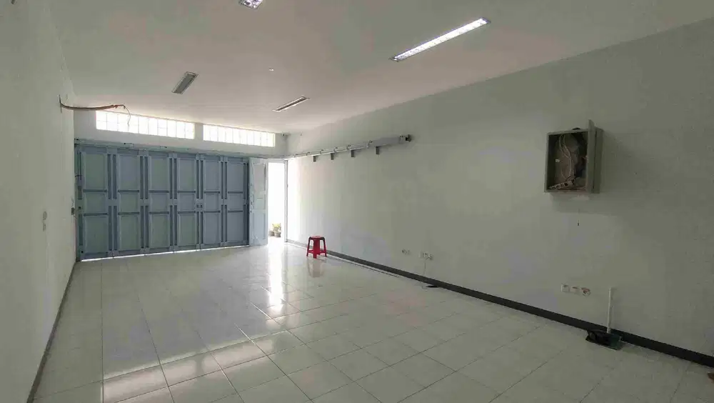 Ruko TKI 3 dekat exit tol include lift barang