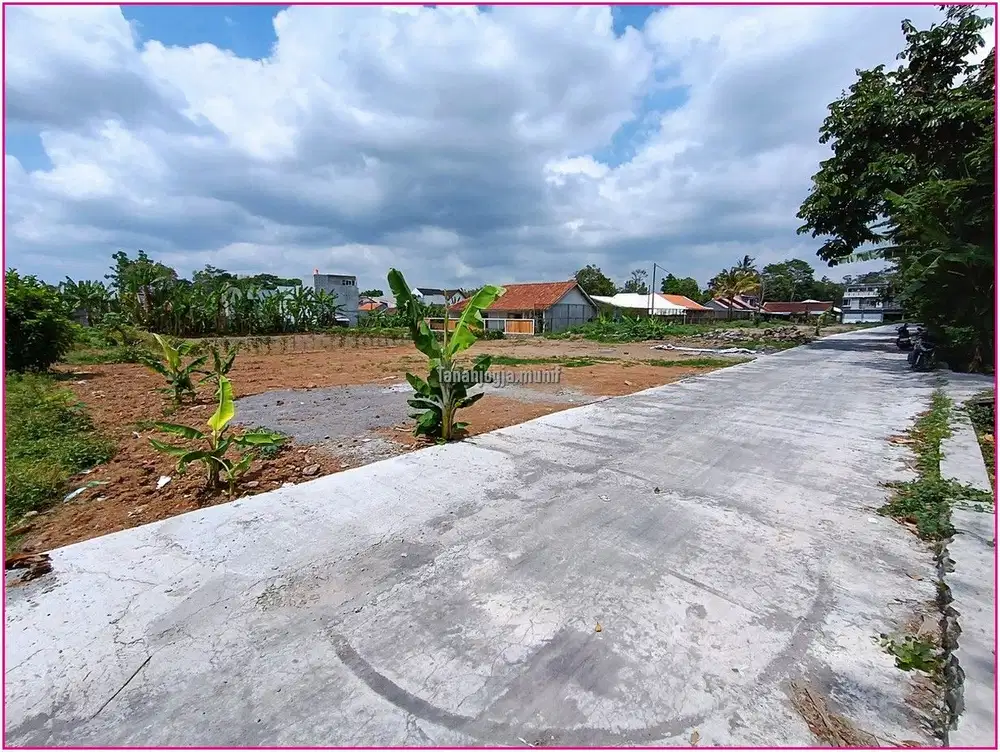 Tanah Kayen, Dekat SD Model Wedomartani, Sleman