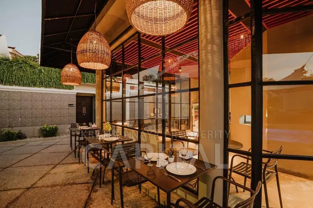 ENJOY AND FUN STAYCATION WITH A BEAUTIFUL VILLA IN THE ULUWATU BALI