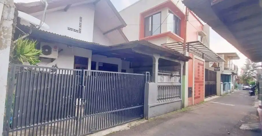 DIJUAL CEPAT Rumah hanya 10 mtr ke jalan raya Lenteng Agung dan angkot