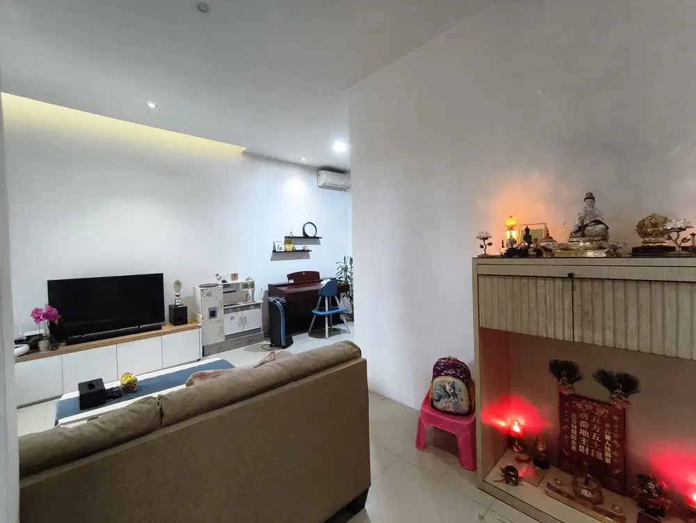 Dijual rumah di komplek de casa villa jalan asrama