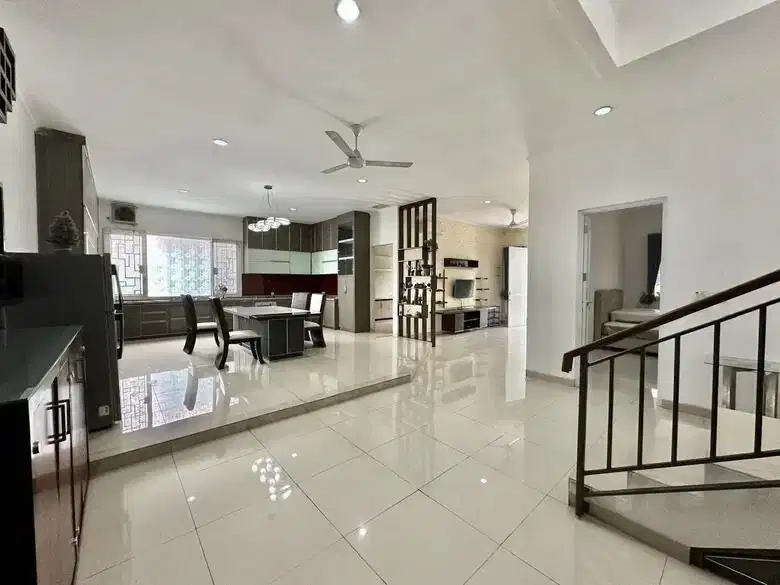 Rumah 3 Lantai Full Renovasi Foresta Fiore Gading Serpong BSD City Tangerang Banten AT