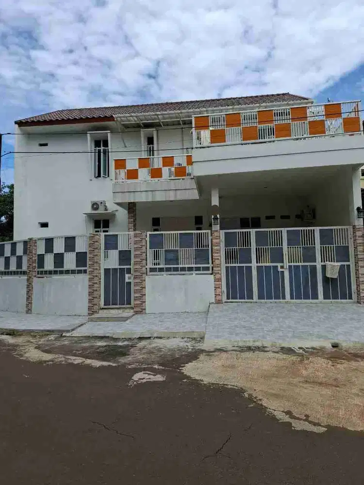 Dijual Rumah Rapih Lingkungan Asri Di Kencana Loka BSD