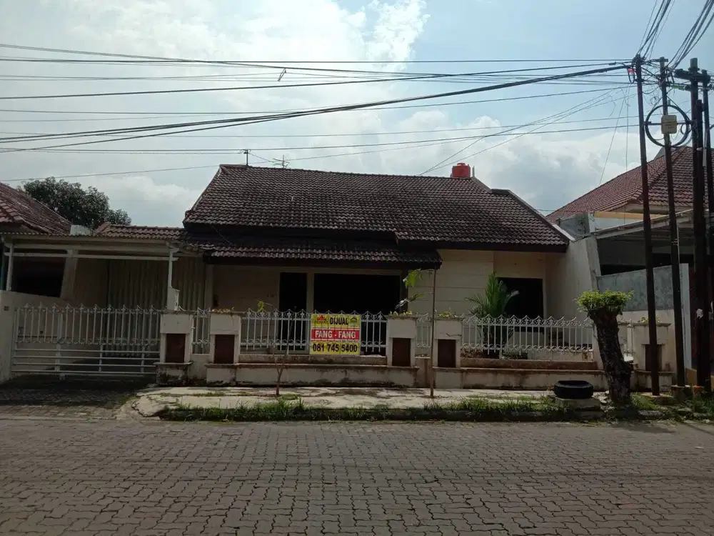 Dijual Rumah Lokasi Strategis Di Jl. Permata Biru Semarang