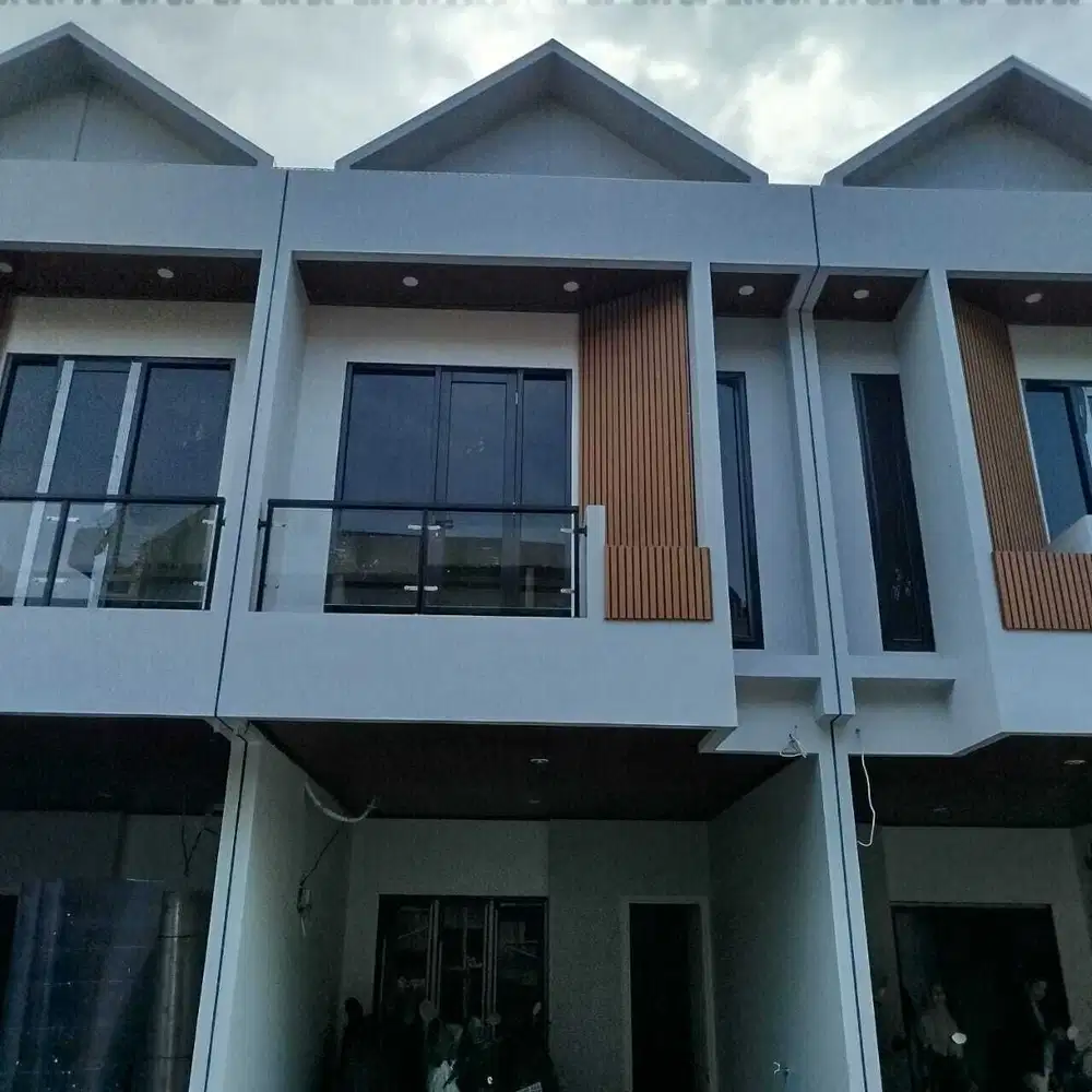 Rumah 2 Lantai Lokasi Strategis Dipusat Kota