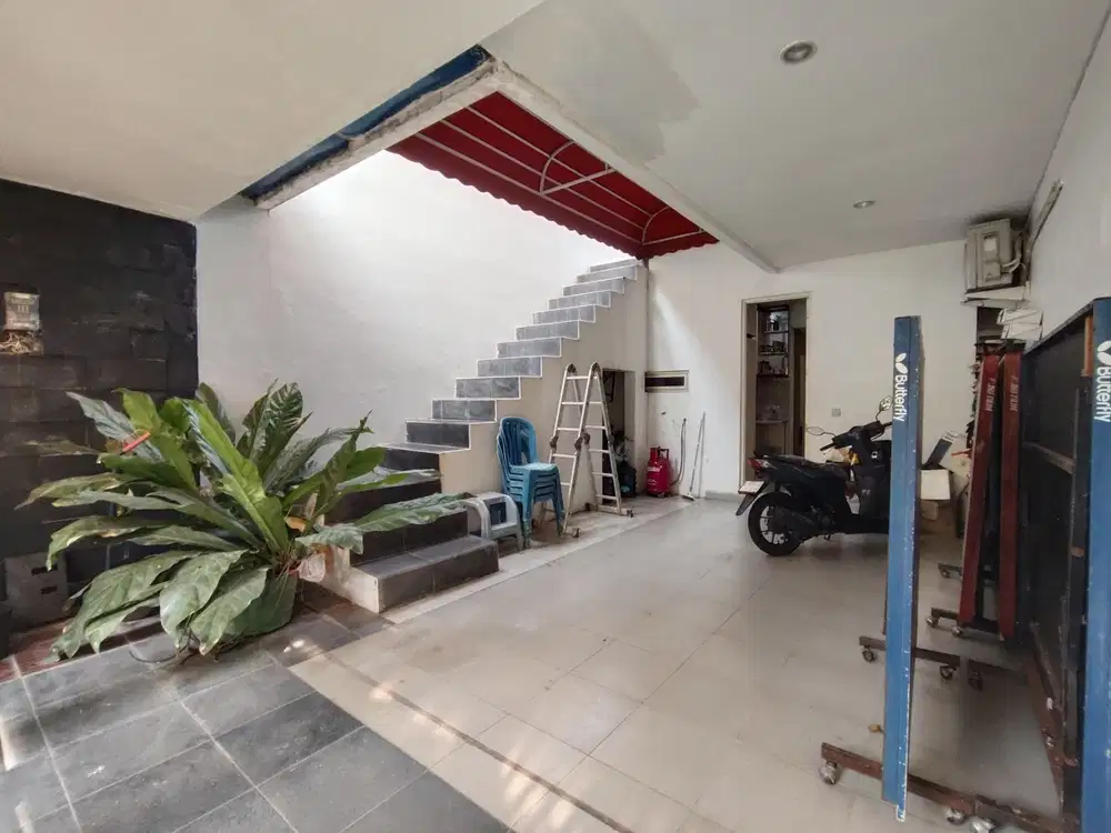 Rumah Minimalis siap huni,berada di cluster elit ,Legalitas SHM.sentul City ,dekat Aeon Mall