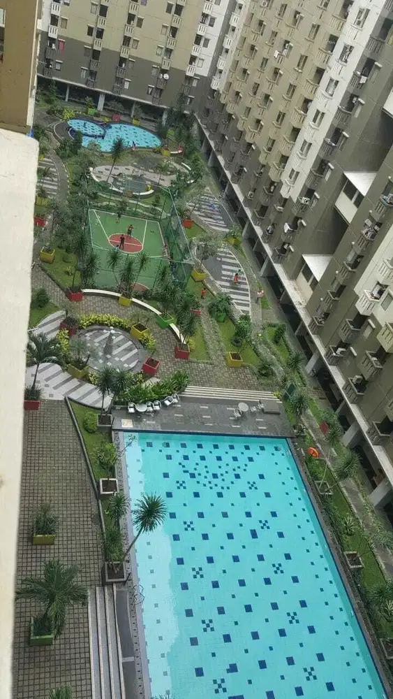 SEWA APARTEMEN GATEWAY CICADAS STUDIO  VIEW KOLAM RENANG