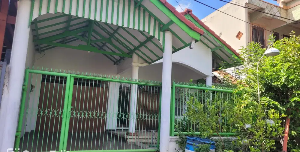 For Sale rumah siap Huni Gayungsari dekat mesjid Agung raya ahmad yani