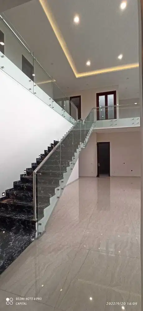 Jual Rumah Setraduta grande luxury