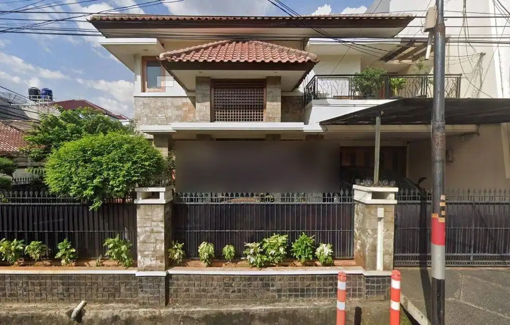 Dijual Cepat Rumah 2 Lantai, Posisi Hoek Di Tomang