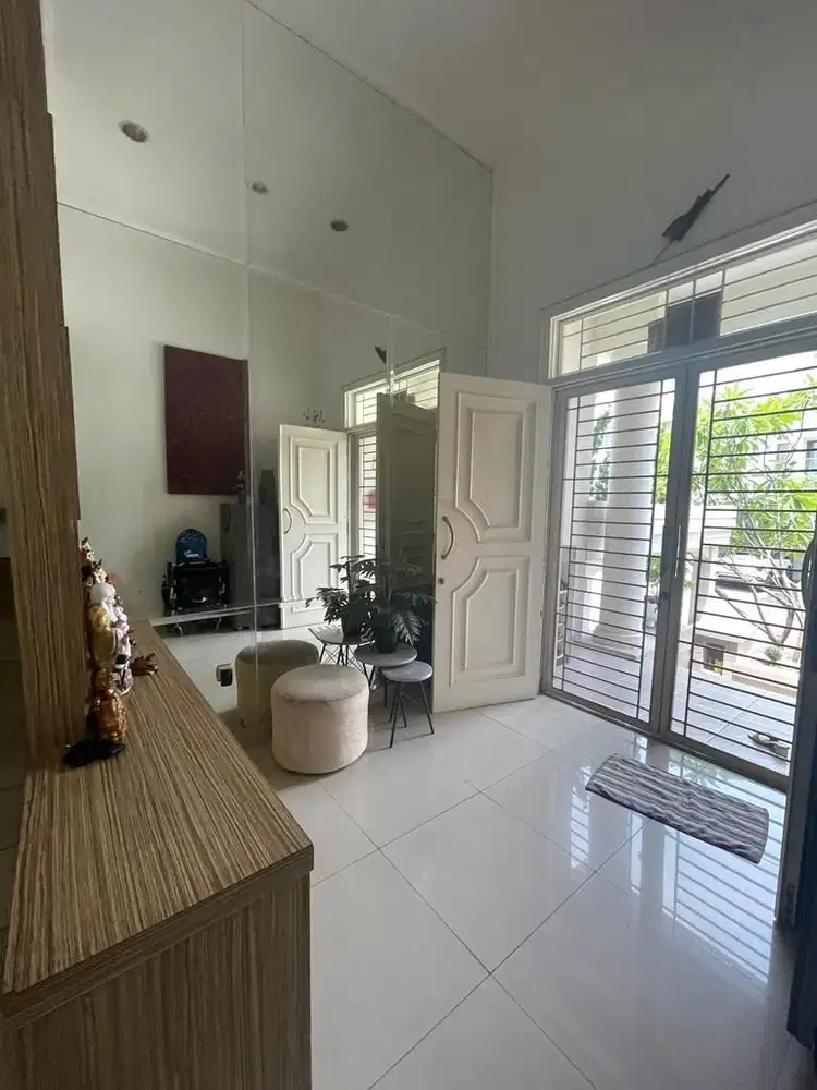 jual cepat rumah 2,5 lantai cluster BGM PIK uk 8x18m