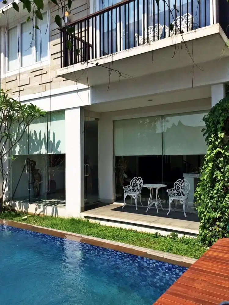 Di Jual Cepat Rumah Bagus, Swimming Pool, Lebak Bulus