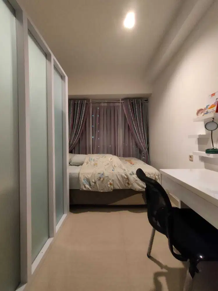 Dijual Murah Apartemen full furnish di Grand Kamala Lagoon Bekasi