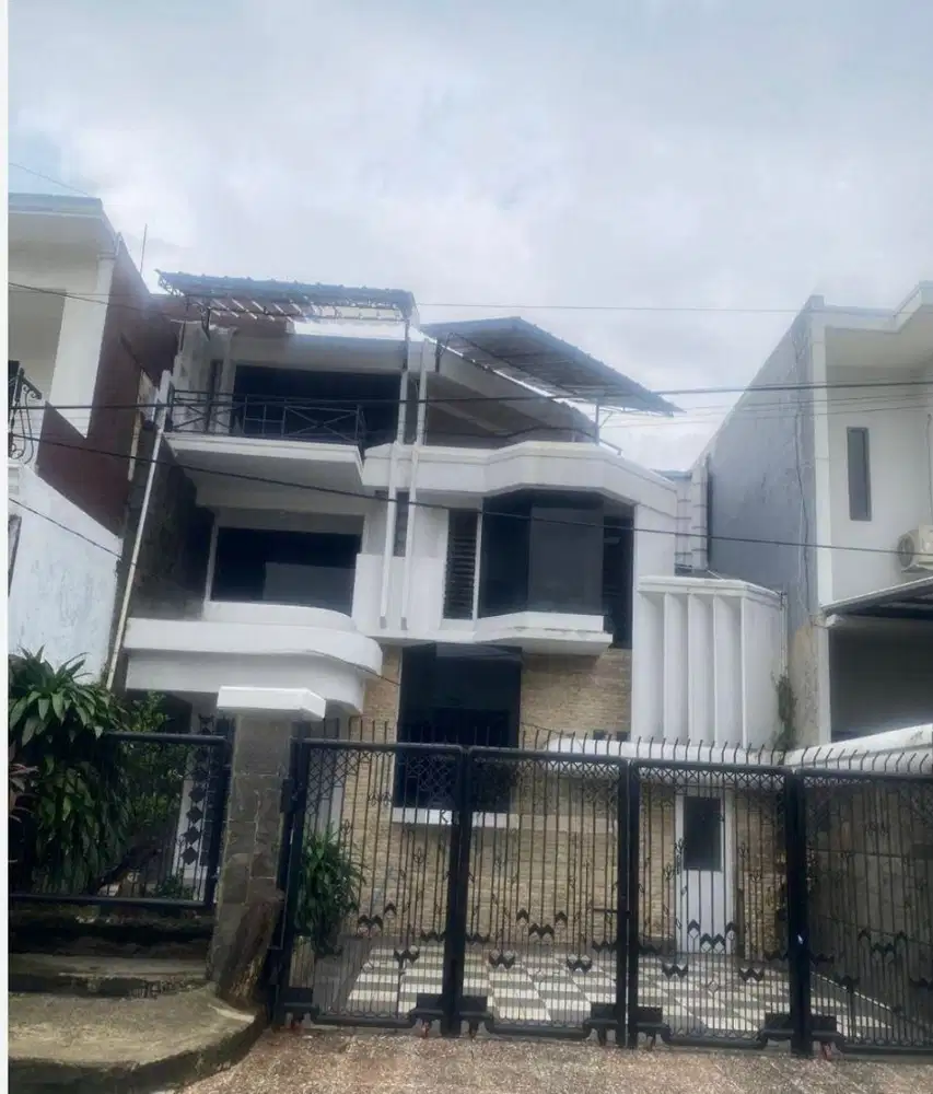 Dijual rumah di pondok kelapa duren sawit jakarta timur 3 lantai