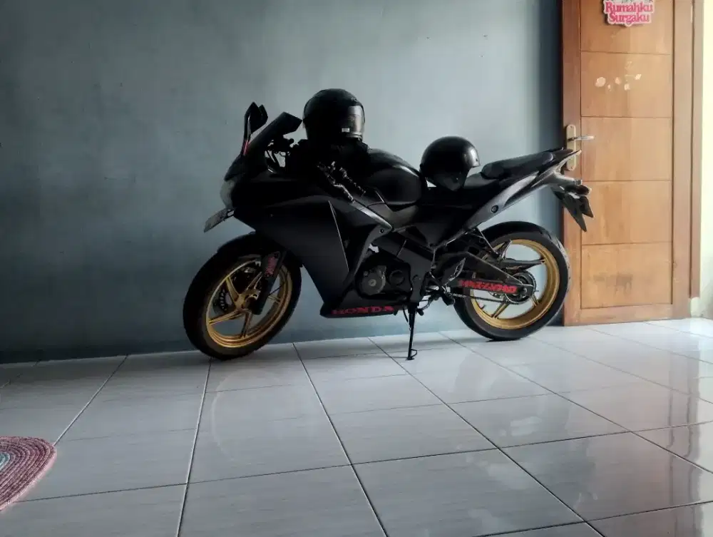 Jual motor Honda CBR Thailand CBU 150cc bisa nego