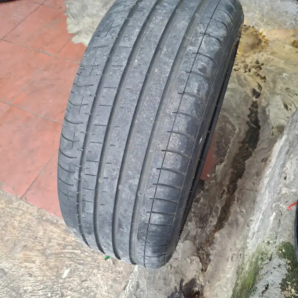 Ban 225 50 r17 accelera phi r masih sangat bagus 225 50 17