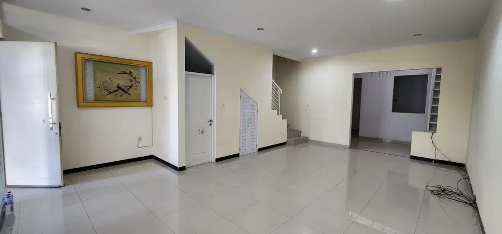 TURUN HARGA Rumah bagus siap huni SHM di Taman Kopo Indah 5