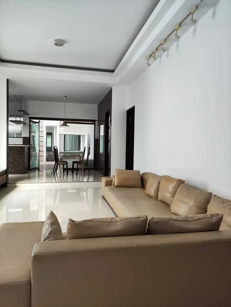 Dijual Rumah minimalis bagus dan nyaman di Setraduta