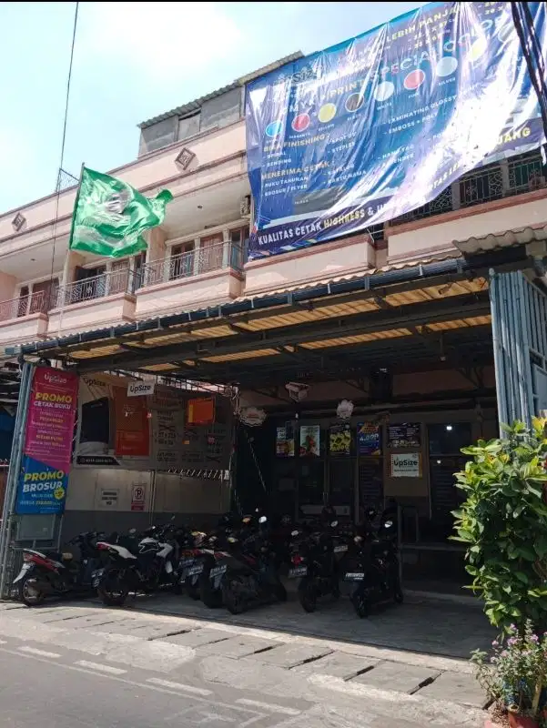 Ruko gandeng 3 di kali baru bungur jakpus