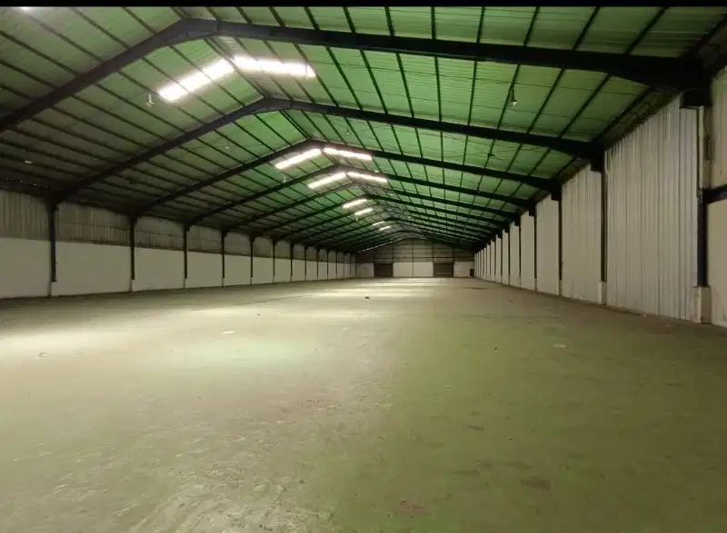 Gudang di Marunda center ada loading dock parkir luas