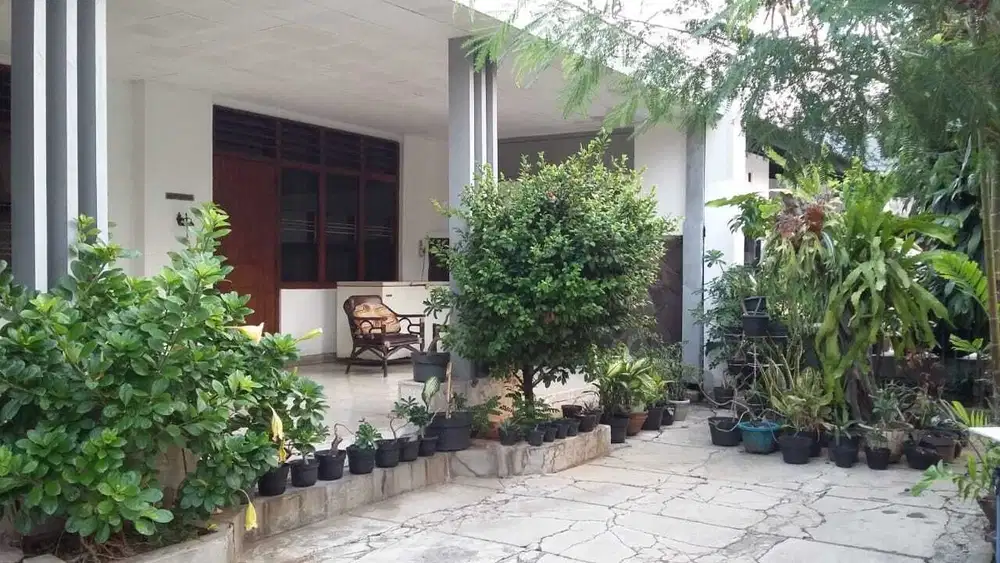 Dijual:  Rumah di Kramat Jakarta Pusat