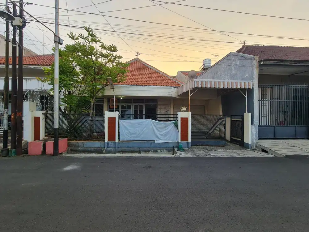 Dijual Dan Disewakan Rumah Lokasi Strategis Di Jl. Pekunden Timur