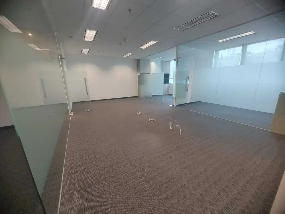 Sewa Kantor Sdh Ada Partisi Luas 156 m2 di Menara Palma Kuningan