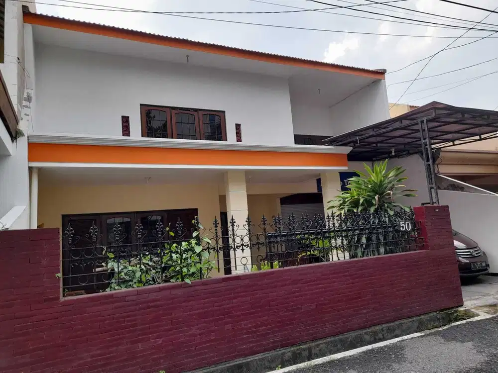 For sale Rumah siap Huni 2Lt hanya 50meter dr ahmad yani  Ketintang