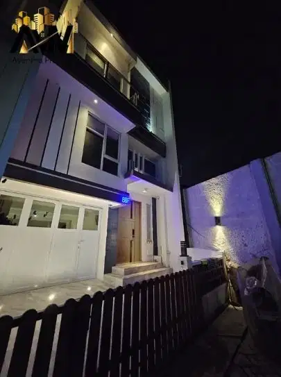 Dijual Rumah Cantik Furnished Muat 4 Mobil Di Jakarta Barat