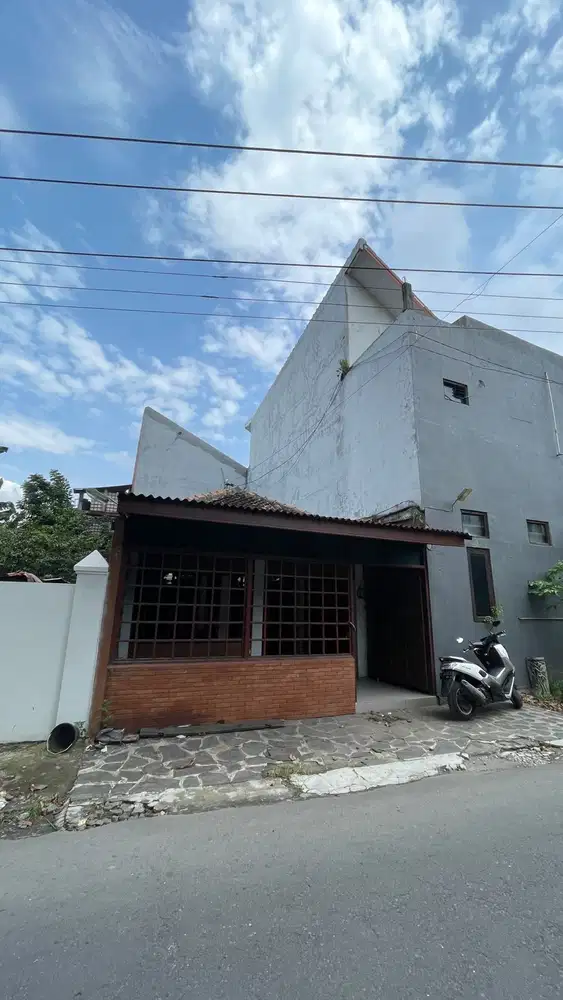 RUANG USAHA STRATEGIS DEKAT HOTEL ROYAL AMBARUKMO DEPOK SLEMAN YOGYA