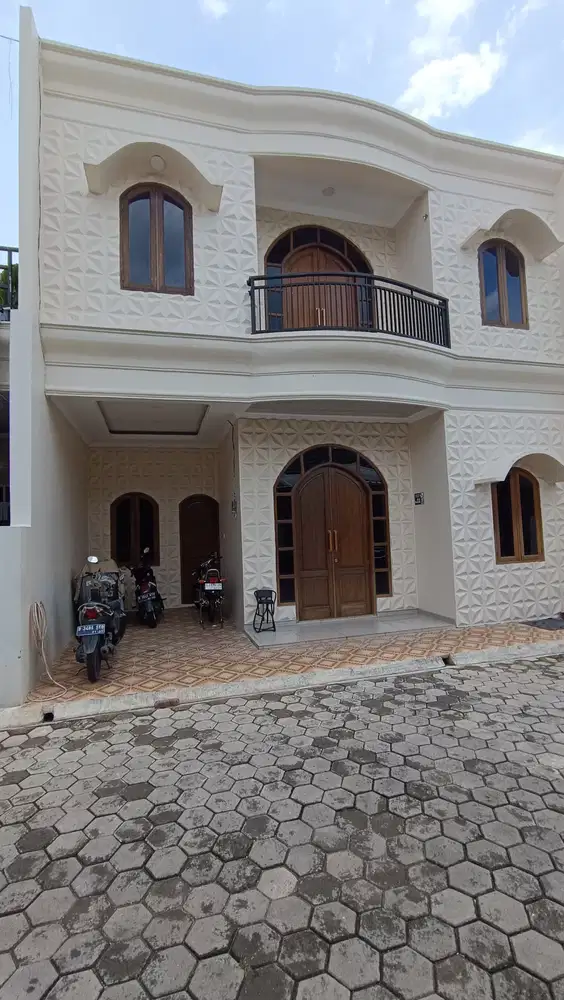 Rumah 2 Lantai Siap Huni di jatiwaringin dekat tol lrt jatibening