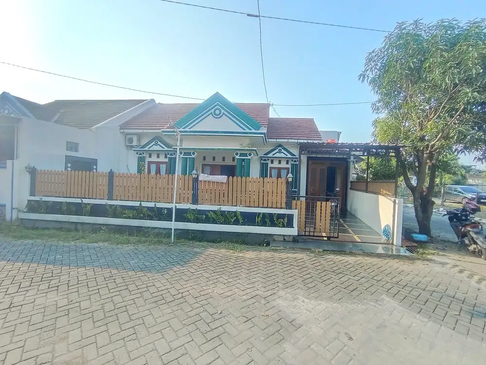 Rumah besar di sapphire residence tegal