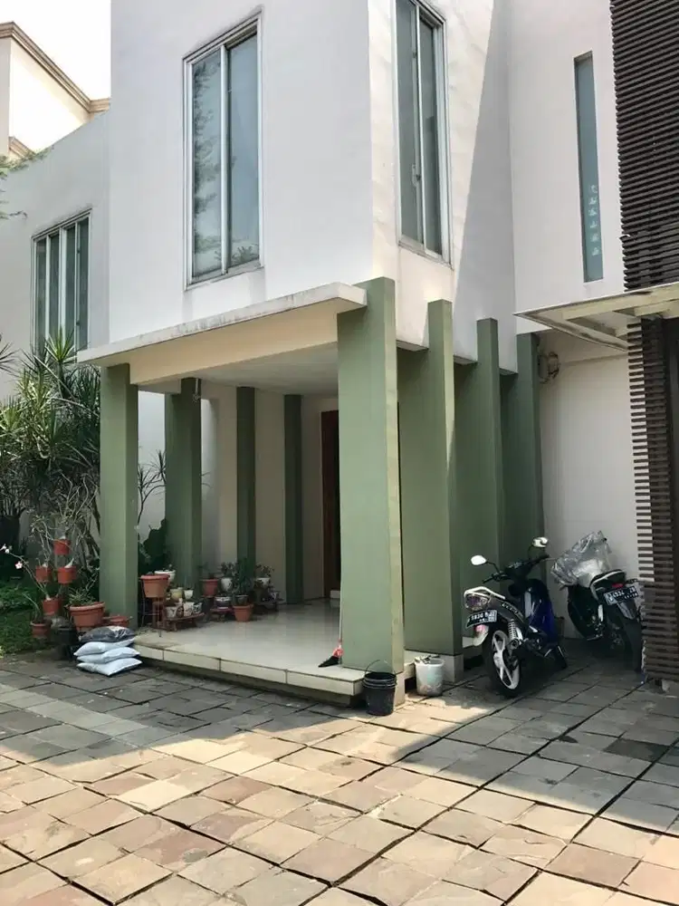 Rumah Mewah 2 Lantai di Kawasan Elit Tulodong Bawah, Jakarta Selatan