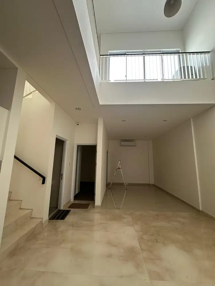 Rumah Riviera Metland Puri Semi Furnish